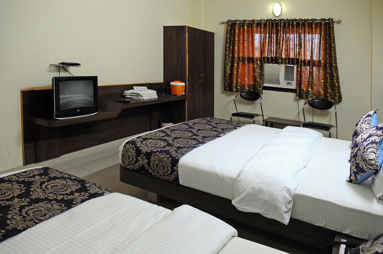 Hotel Bansi Dwarka  Luaran gambar