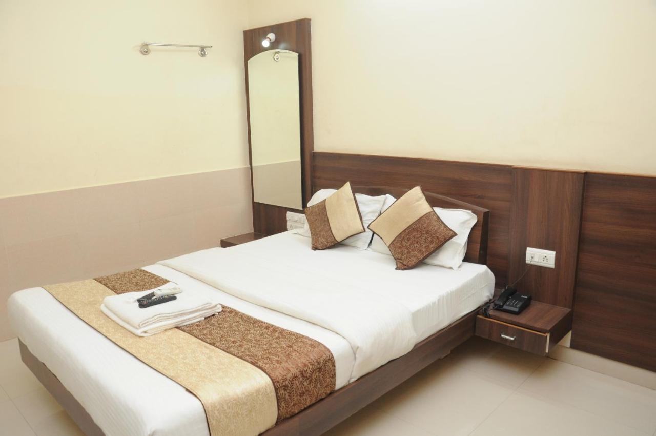 Hotel Bansi Dwarka  Luaran gambar