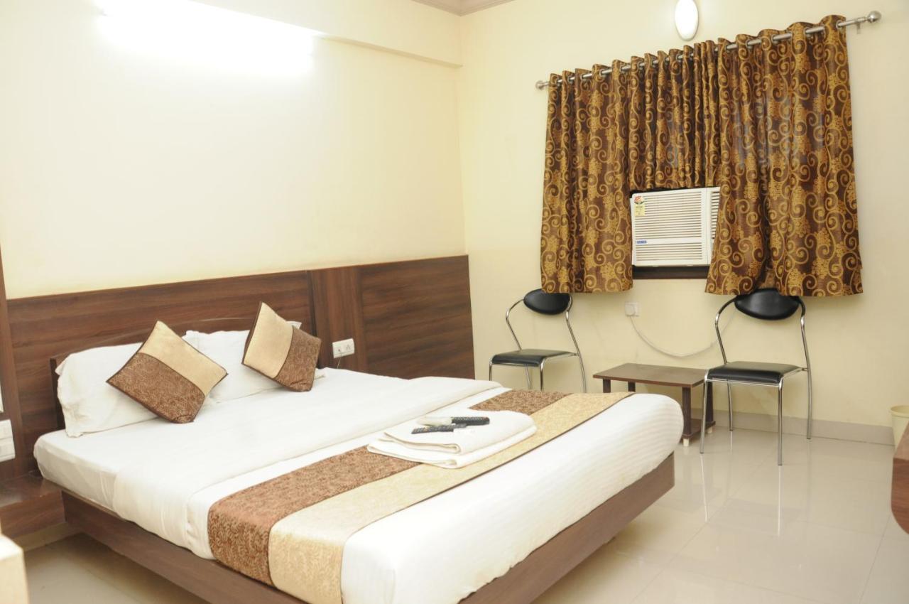 Hotel Bansi Dwarka  Luaran gambar