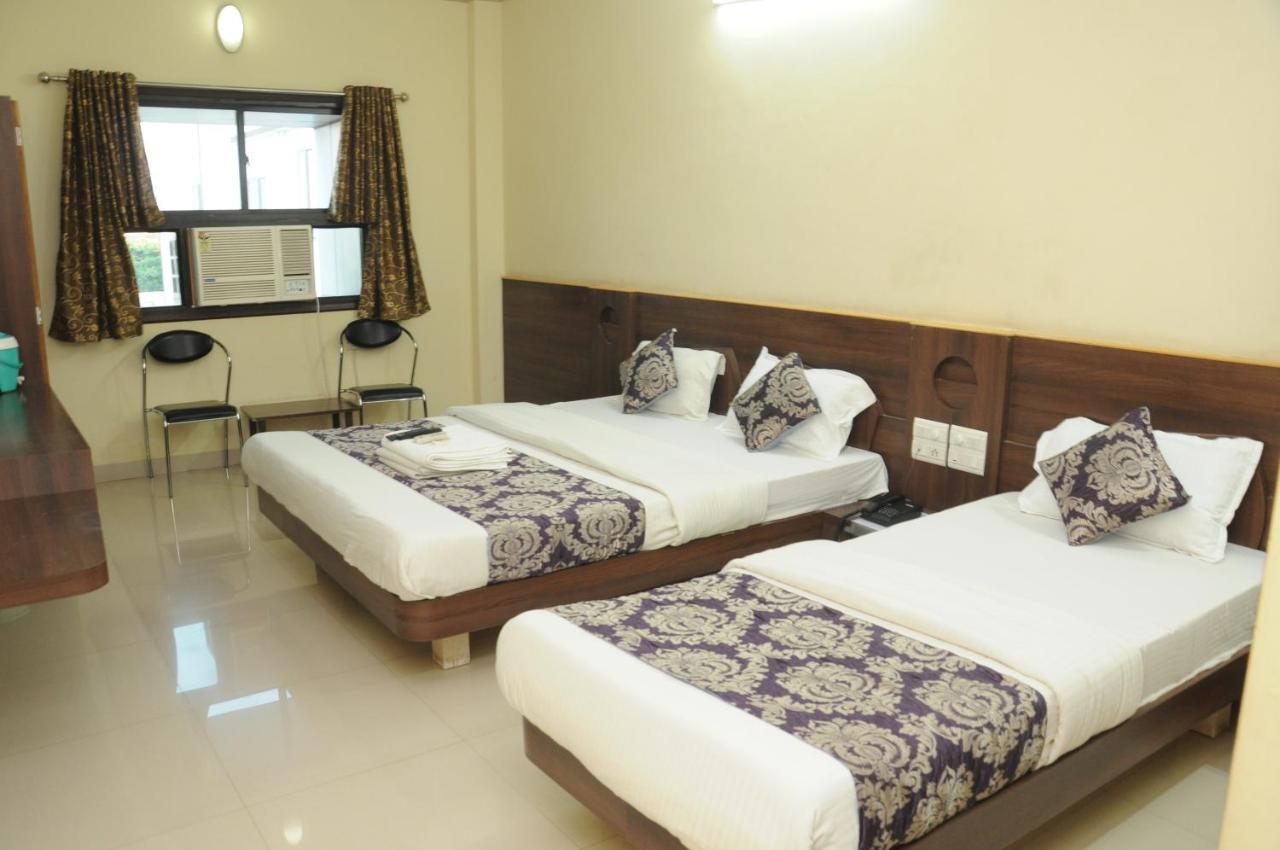 Hotel Bansi Dwarka  Luaran gambar